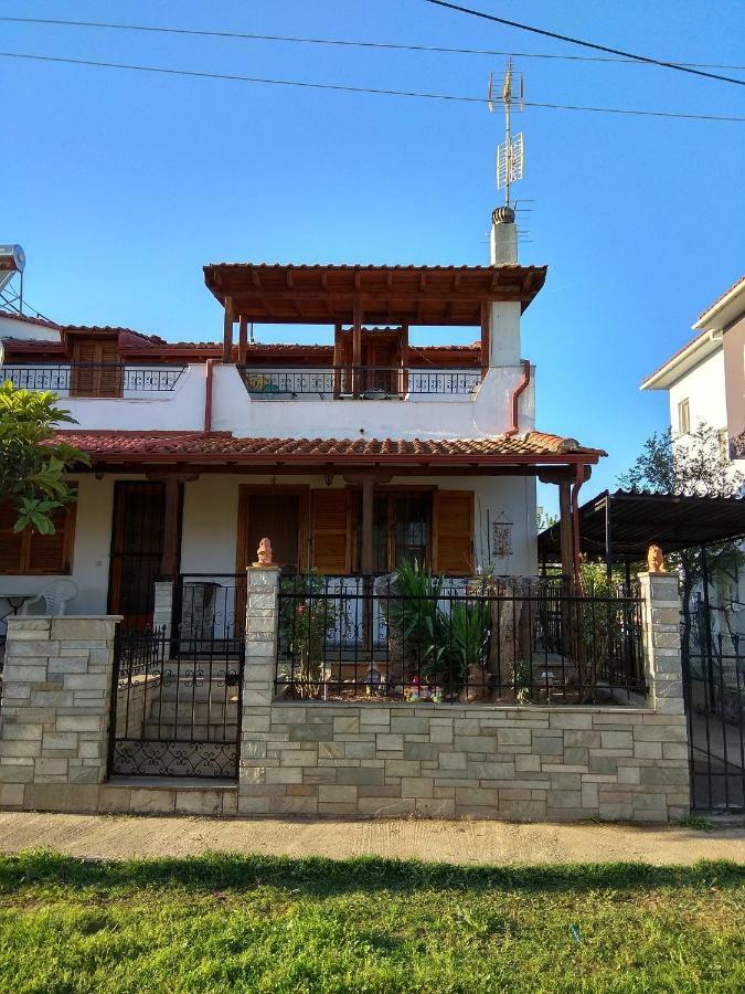 Family Seaside House In Mouries Paralia Dionysiou Exterior foto