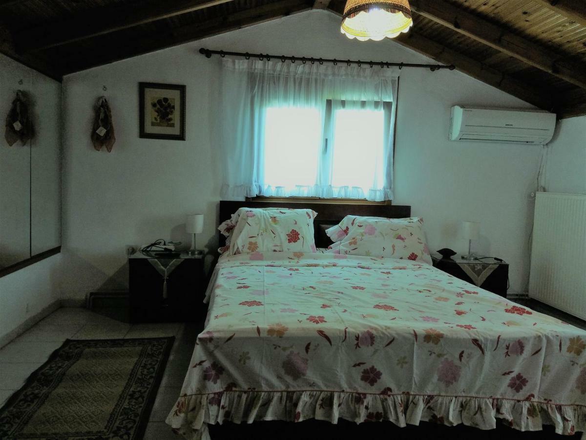 Family Seaside House In Mouries Paralia Dionysiou Exterior foto